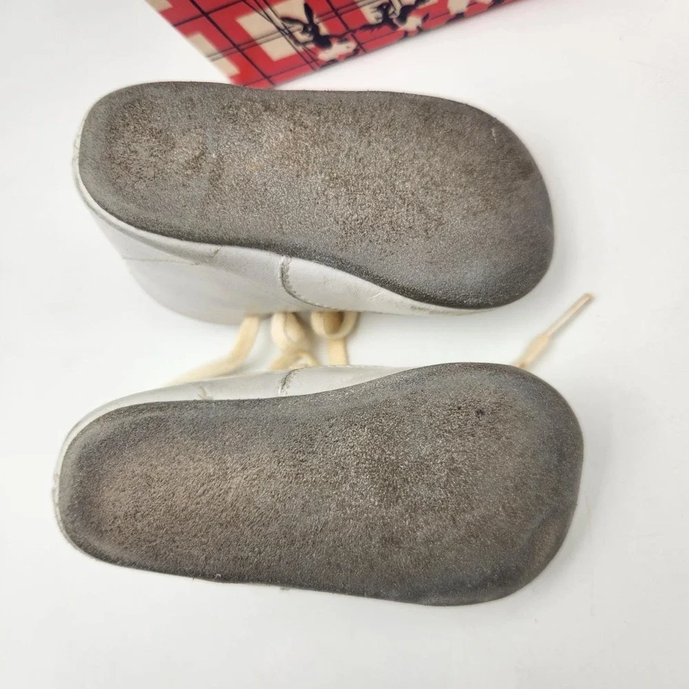 Vintage 1961 Wee Walker White Leather Baby Crib Shoes Style 220-149 Size 1 Boxed